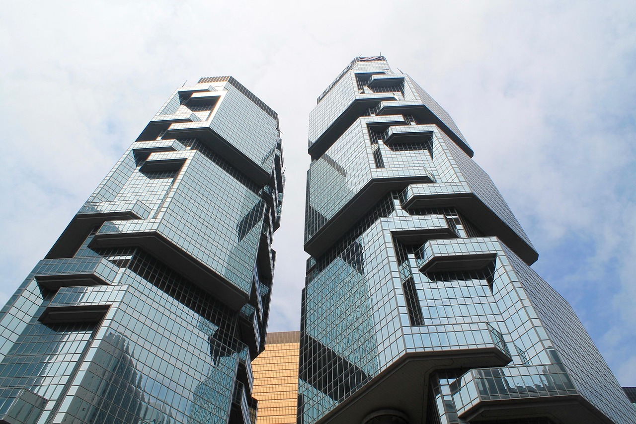 莱商集团五月闪耀资本市场，成功上市，崭露头角